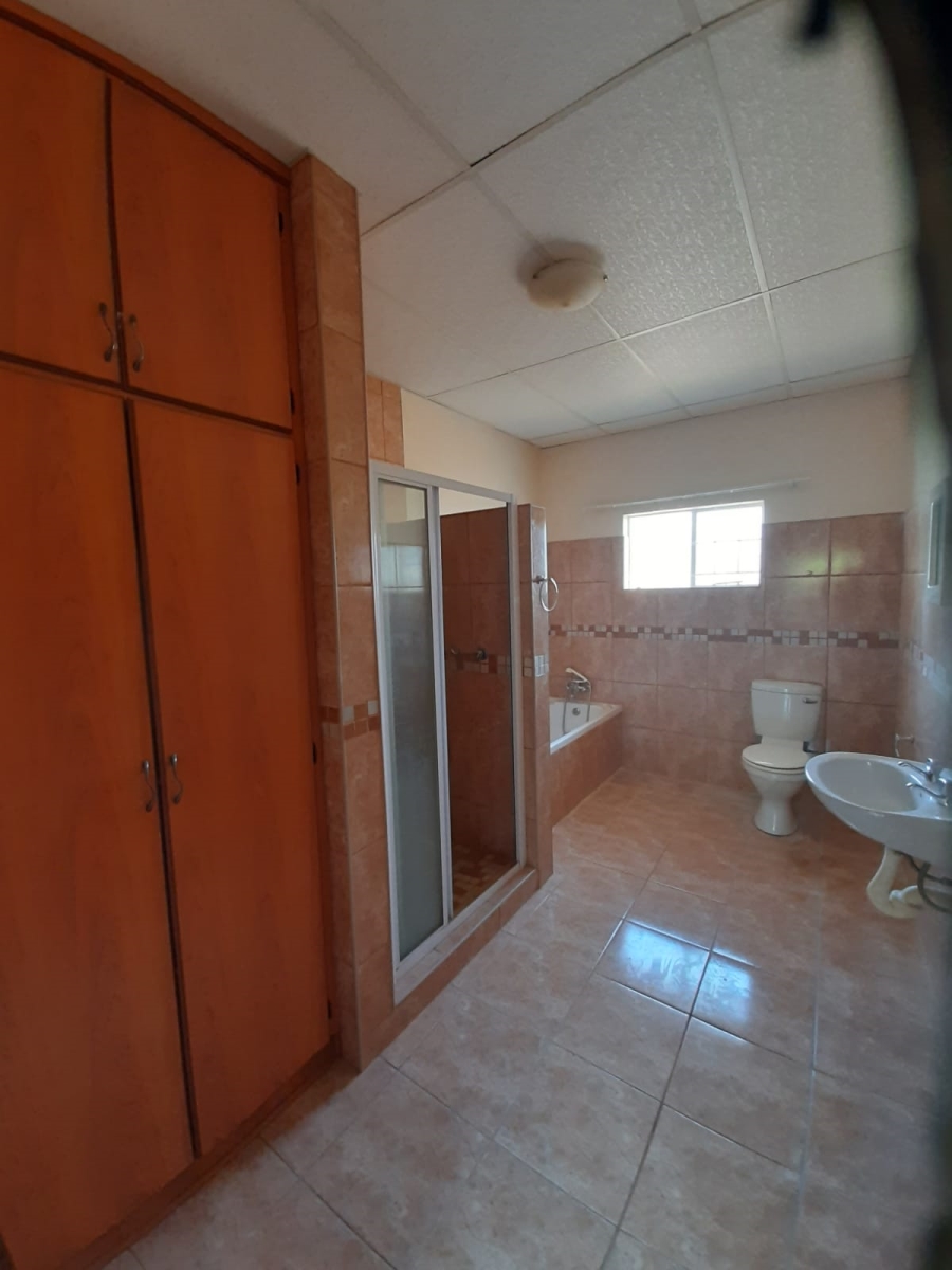16 Bedroom Property for Sale in Hartswater Northern Cape